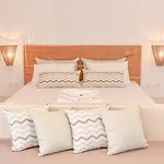Proteas & Hotel 3*